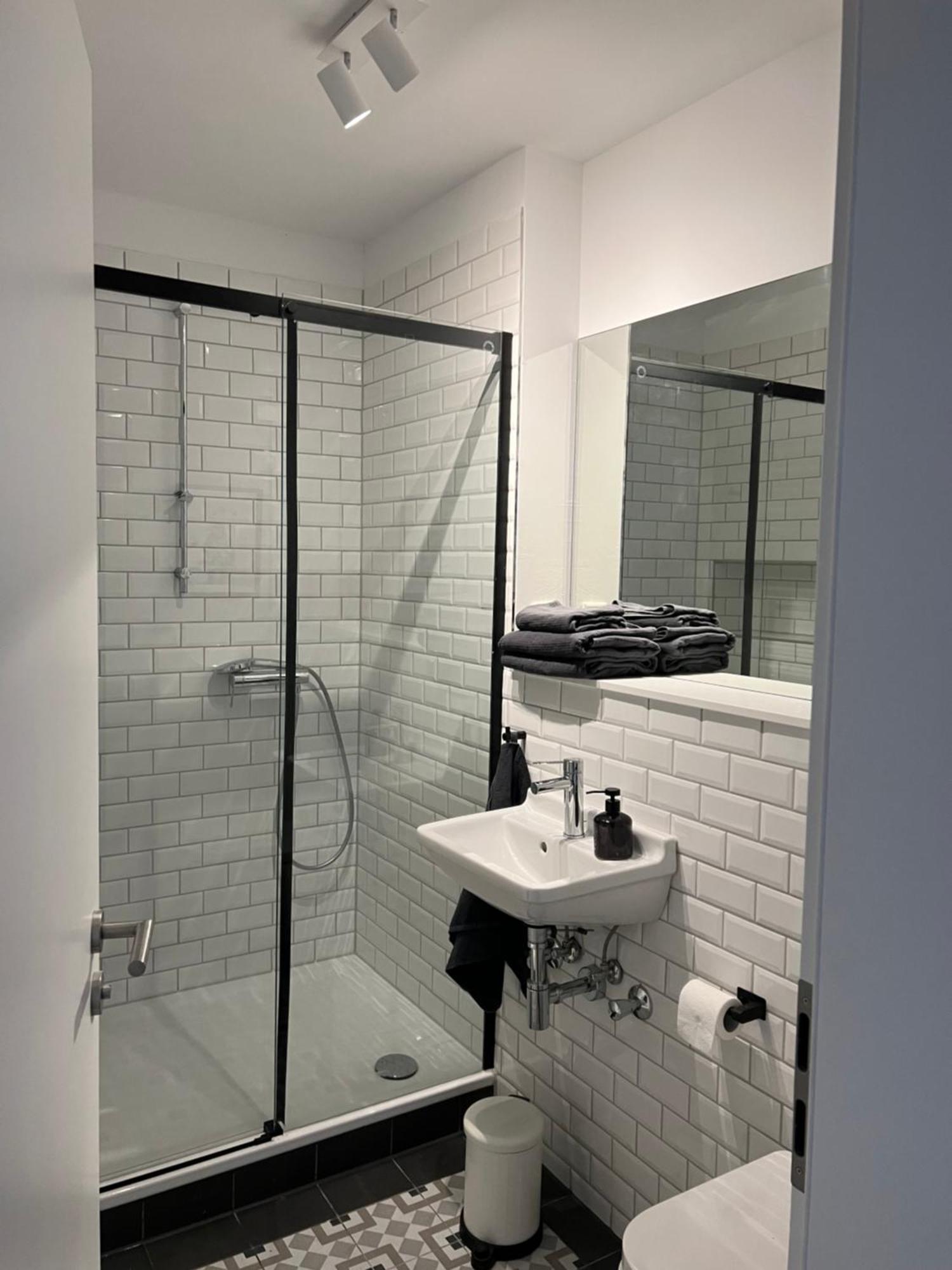 Zentrale, Schoene Design-Wohnung Im Coolen Viertel Бремен Экстерьер фото