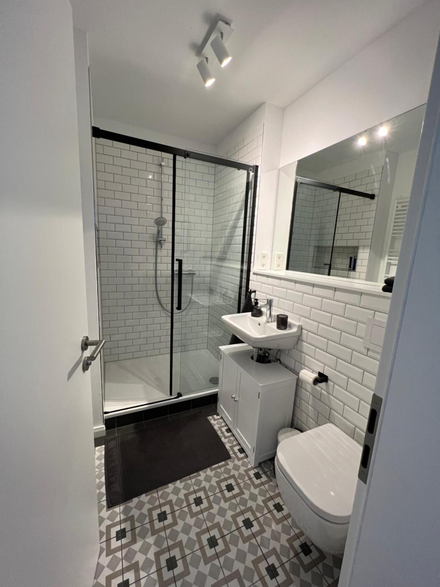 Zentrale, Schoene Design-Wohnung Im Coolen Viertel Бремен Экстерьер фото